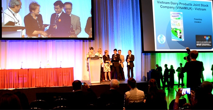 Trong tất cả đề cử tranh giải từ các nước trên thế giới, chỉ duy nhất Vinamilk đến từ Việt Nam là doanh nghiệp thuộc ngành sữa đoạt Giải thưởng Công nghiệp Thực phẩm toàn cầu IUFoST 2014 tại Montreal, Canada  