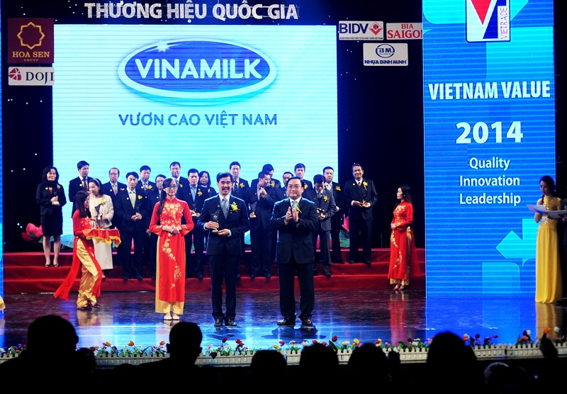 Vinamilk cũng là thương hiệu sữa duy nhất trong ngành sữa Việt Nam 4 lần liên tiếp đươc Chính phủ Việt Nam vinh danh Thương hiệu Quốc gia