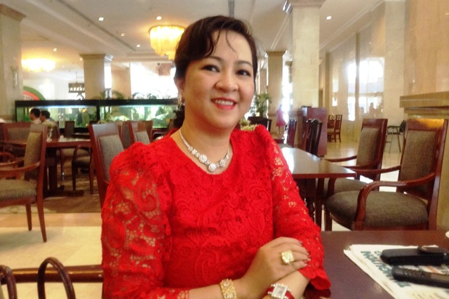 Đại gia Việt Nam Hùng Uy Dũng hết lòng thương yêu người vợ hai của mình