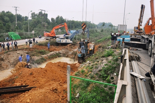 Liên tục vỡ đường ống nước sạch từ Sông Đà về Hà Nội