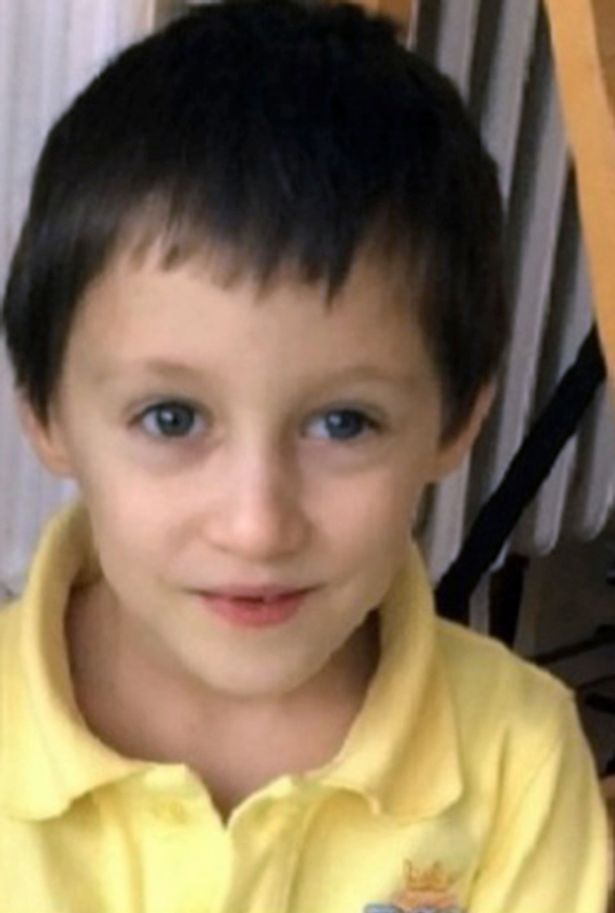 Xác của cậu bé  Nikita Leontyev được tìm thấy trong Vali. Ảnh Mirror