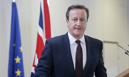 Trong khi đó, hơn 1.000 người lên kế hoạch biểu tình phản đối Thủ tướng Anh David Cameron vì dính líu đến vụ Hồ sơ Panama