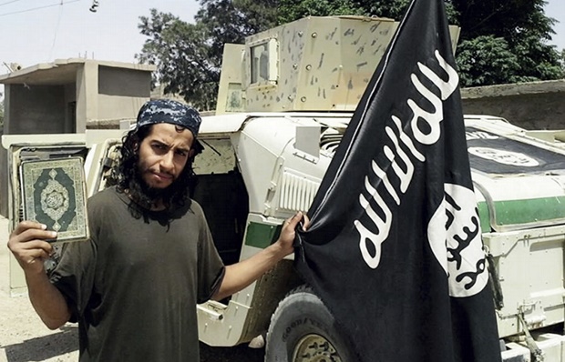 Chân dung nghi can đánh bom ở Bỉ Abdelhamid Abaaoud trên tờ Dabiq – tạp chí tiếng Anh của khủng bố IS