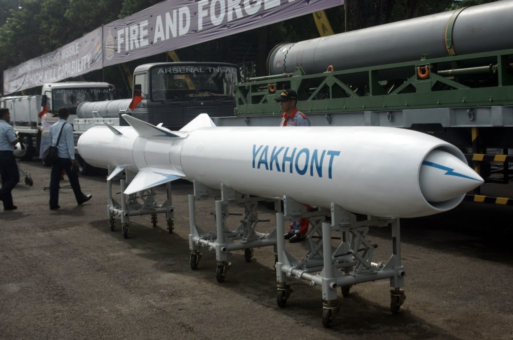 Vũ khí quân sự tên lửa P-800 Oniks/Yankhont được trang bị động cơ phản lực dòng thẳng