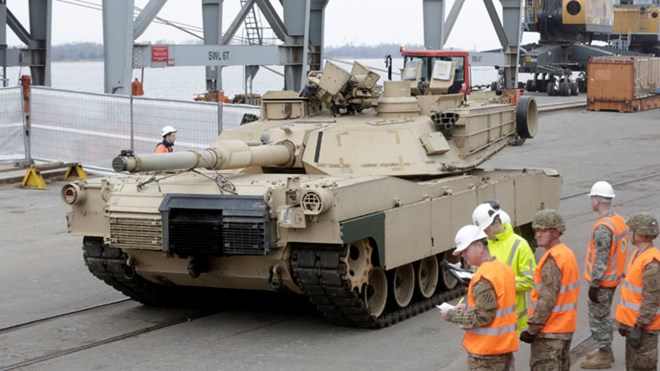 Mỹ đã cung cấp 120 vũ khí quân sự xe thiết giáp cho Latvia
