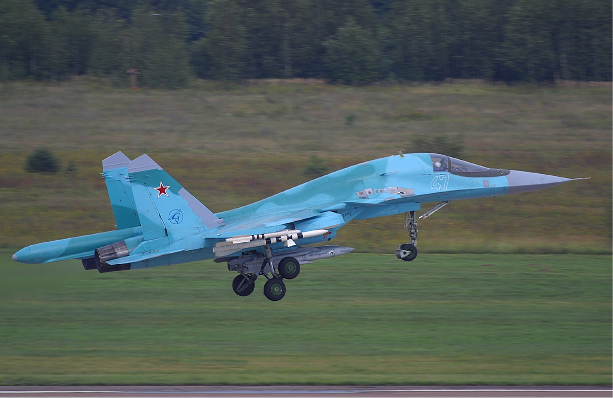Su-34 là vũ khí quân sự tiêm kích chiến đấu ném bom hiện đại của Nga