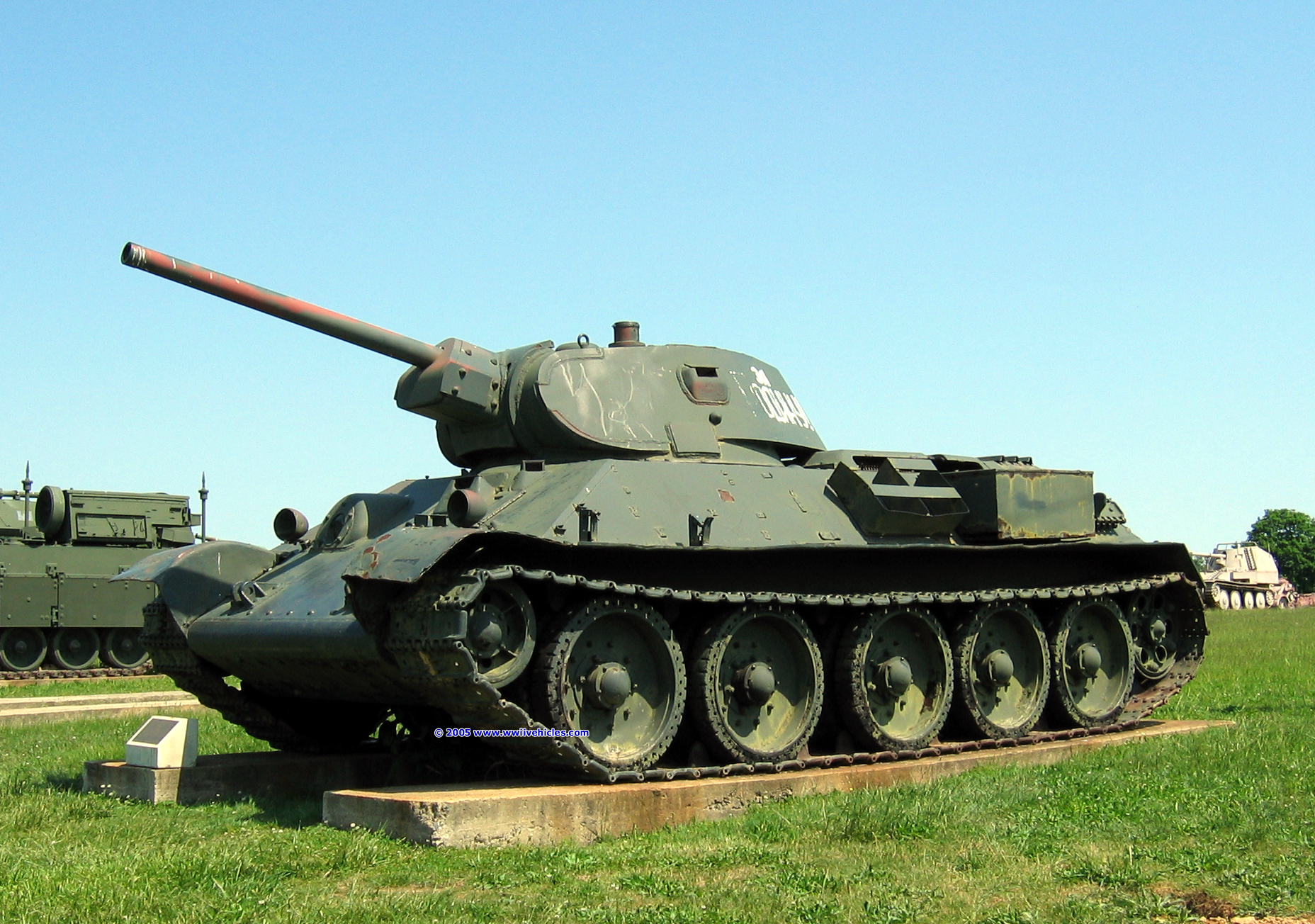 Xe tăng T-34 là một trong những vũ khí quân sự nổi bật của Hồng quân