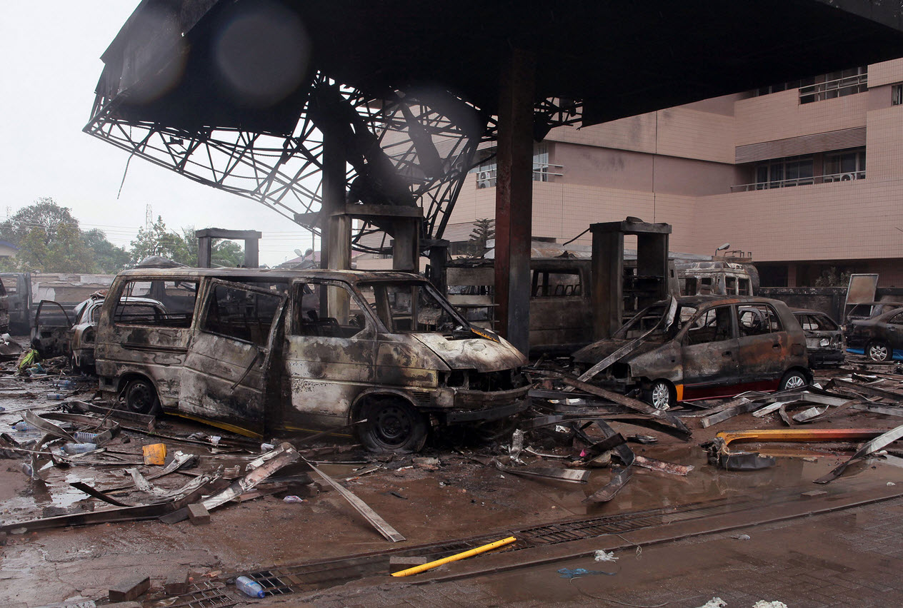Vụ nổ trạm xăng tại Ghana xảy ra sau khi bị một đám cháy gần đó lan sang