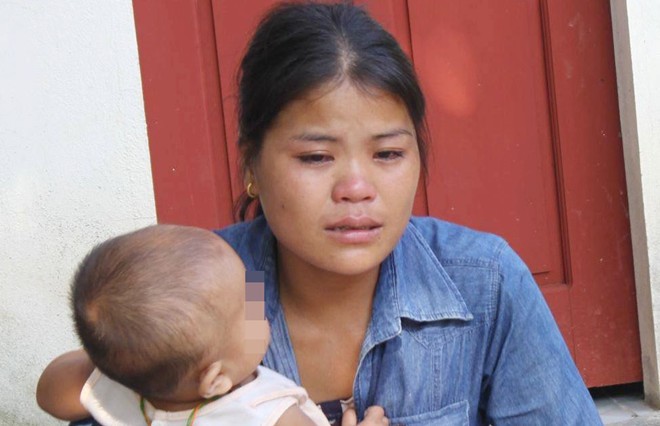 Vợ của hung thủ Vi Văn Hai khóc nghẹn trong phiên tòa xét xử vụ thảm sát ở Nghệ An