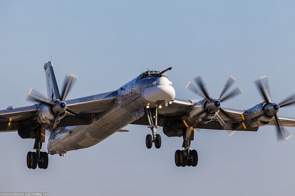 Máy bay ném bom Tu-95MS là loại vũ khí quân sự có thông số ấn tượng