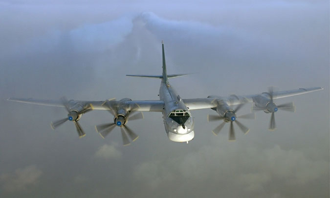 Sức mạnh của vũ khí quân sự máy bay ném bom Tu-95 ngang ngửa các phi cơ hiện đại