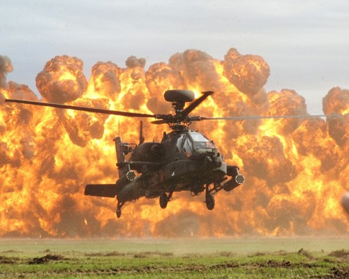 Trực thăng chiến đấu AH-64 Apache là thứ vũ khí quân sự đáng nể hiện nay