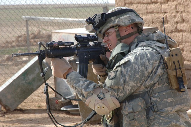 Súng trường M4A1 là loại vũ khí quân sự sẽ thay thế M16 trong biên chế quân đội Mỹ 