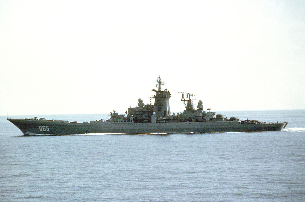 Đô đốc Ushakov là tàu tuần dương hạng nặng siêu lớn và trang bị rất nhiều vũ khí quân sự