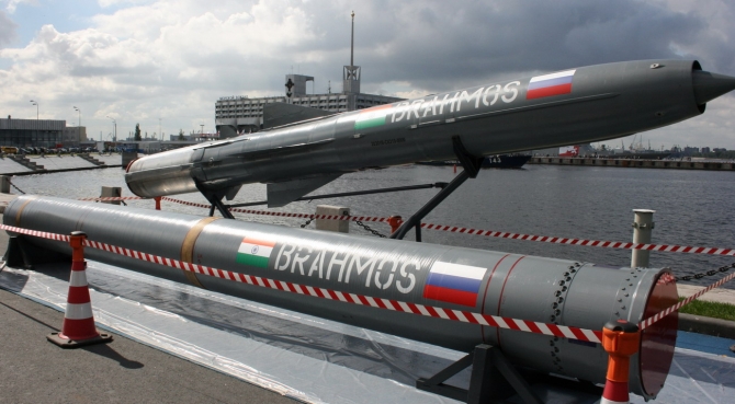 Vũ khí quân sự tên lửa BrahMos có tốc độ bay siêu nhanh