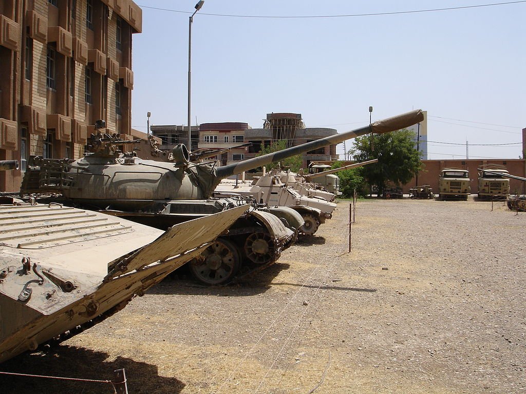 ISIS và vũ khí siêu hạng: Xe tăng T-55 trang bị giáp nặng, cùng với một 100 mm rãnh xoắn nòng súng và 7,62 mm súng máy thứ cấp. Ảnh minh họa