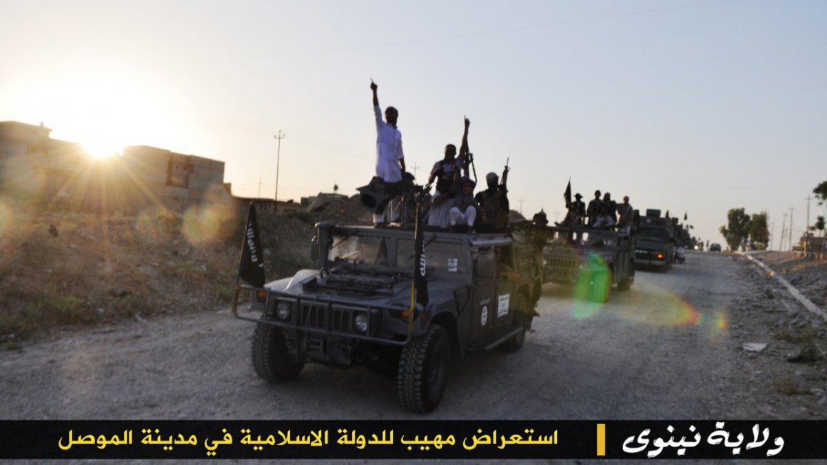 ISIS và vũ khí siêu hạng: Xe tải Humvess (Mỹ) chống cháy vũ khí, di chuyển nhan, hiệu quả trên địa hình gồ ghề. Ảnh minh họa