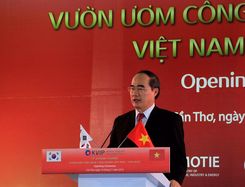 Ủy viên Bộ Chính trị, Chủ tịch Ủy ban Trung ương MTTQ Việt Nam Nguyễn Thiện Nhân đã tới dự và phát biểu tại buổi lễ khánh thành KVIP