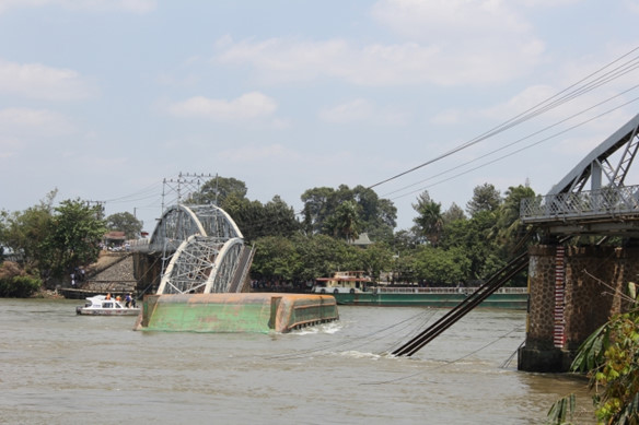 Sà lan tông sập cầu Gềnh Đồng Nai: Khẩn trương khắc phục hậu quả