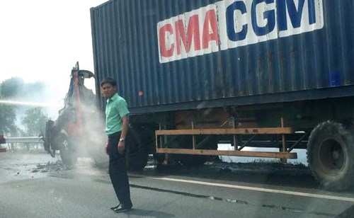 Hiện trường vụ xe bốc cháy trên cao tốc TPHCM – Long Thành – Dầu Giây