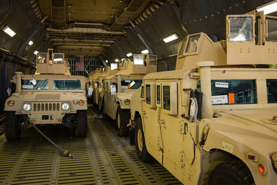 Xe bọc thép Humvee là loại xe quân sự đa dụng nổi tiếng của Mỹ