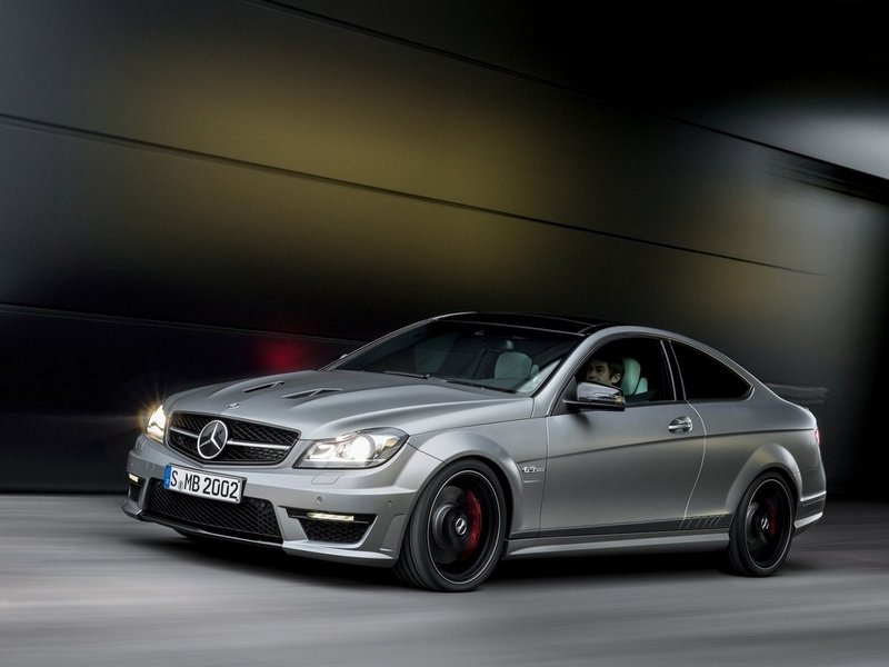 Xe ô tô chạy nhanh nhất thế giới có giá dưới 100k$ - 2013 Mercedes-Benz C63 AMG