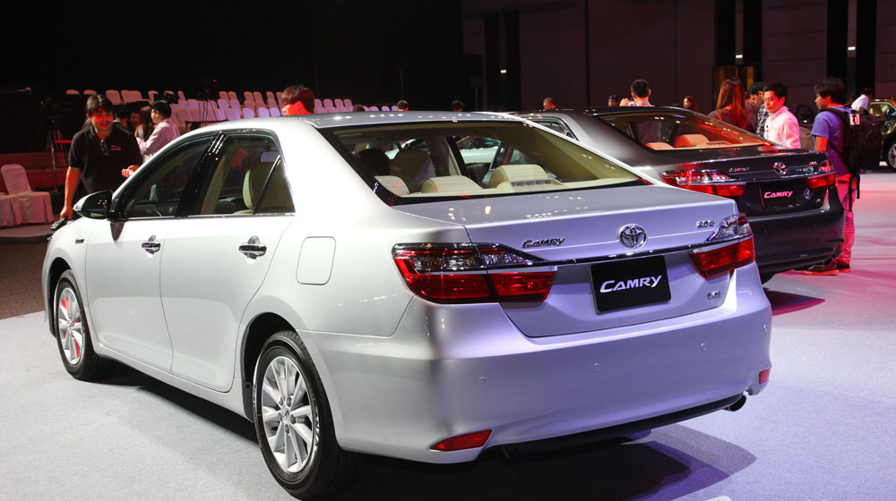 Nâng cấp đáng chú ý nhất trong phiên bản xe ô tô Toyota Camry mới là động cơ 2,0 lít 