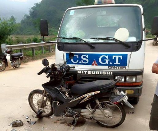 Chiếc xe biển xanh của lực lượng CSGT Công an huyện Thanh Sơn