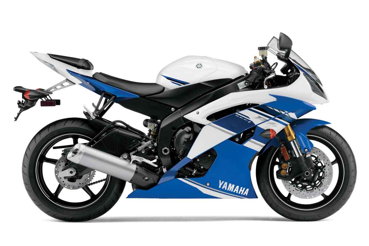 Xe máy phân khối lớn Yamaha YZF-R6 có lốp xe kém chất lượng dễ gây tai nạn