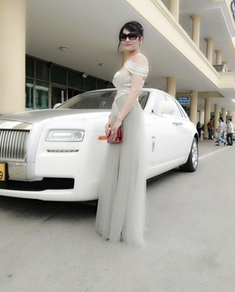 Tỷ phú Việt Nam không thể không nhắc đến nữ đại gia Nguyễn Thị Liễu với chiếc Rolls- Royce hơn 40 tỷ đồng