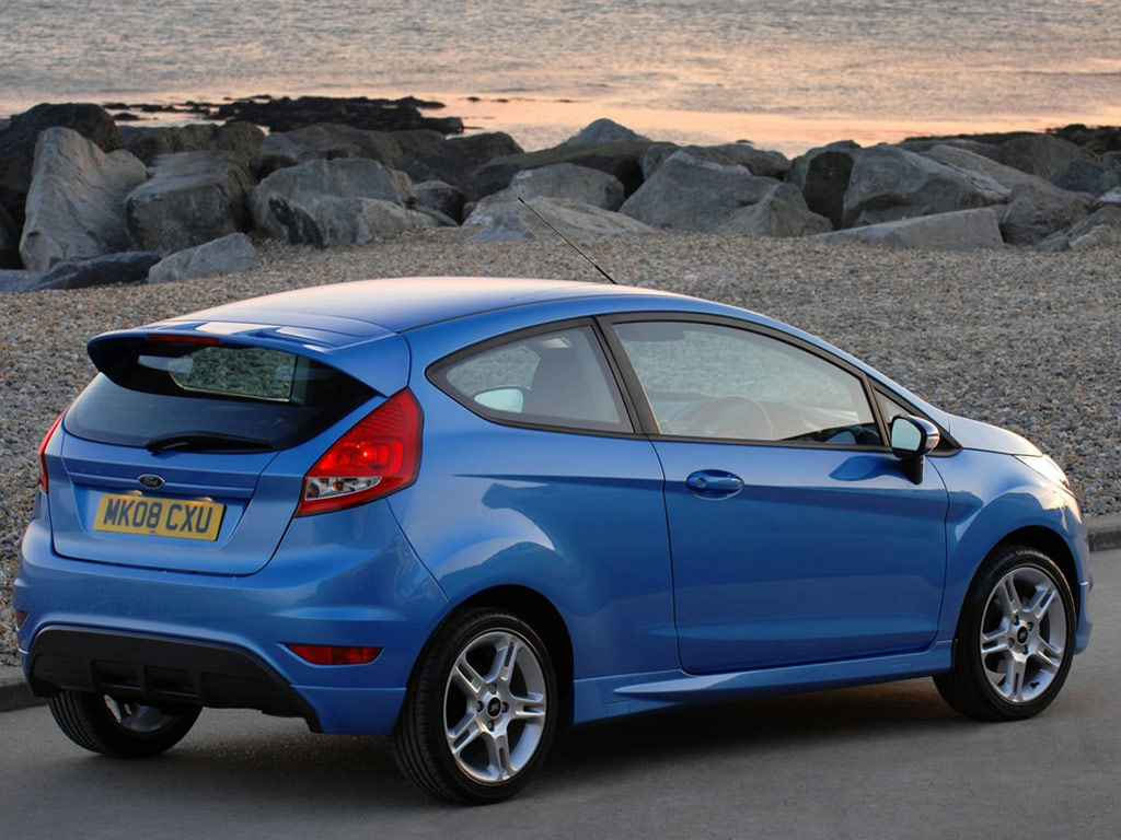 Mẫu xe ô tô mới giá rẻ 2014 của Ford bị đánh giá thấp do cải thiện chất lượng không thỏa đáng sau khi tăng giá