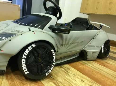Ngắm siêu xe Lamborghini Murcielago dành cho ‘đại gia nhí’ giá 64 triệu đồng