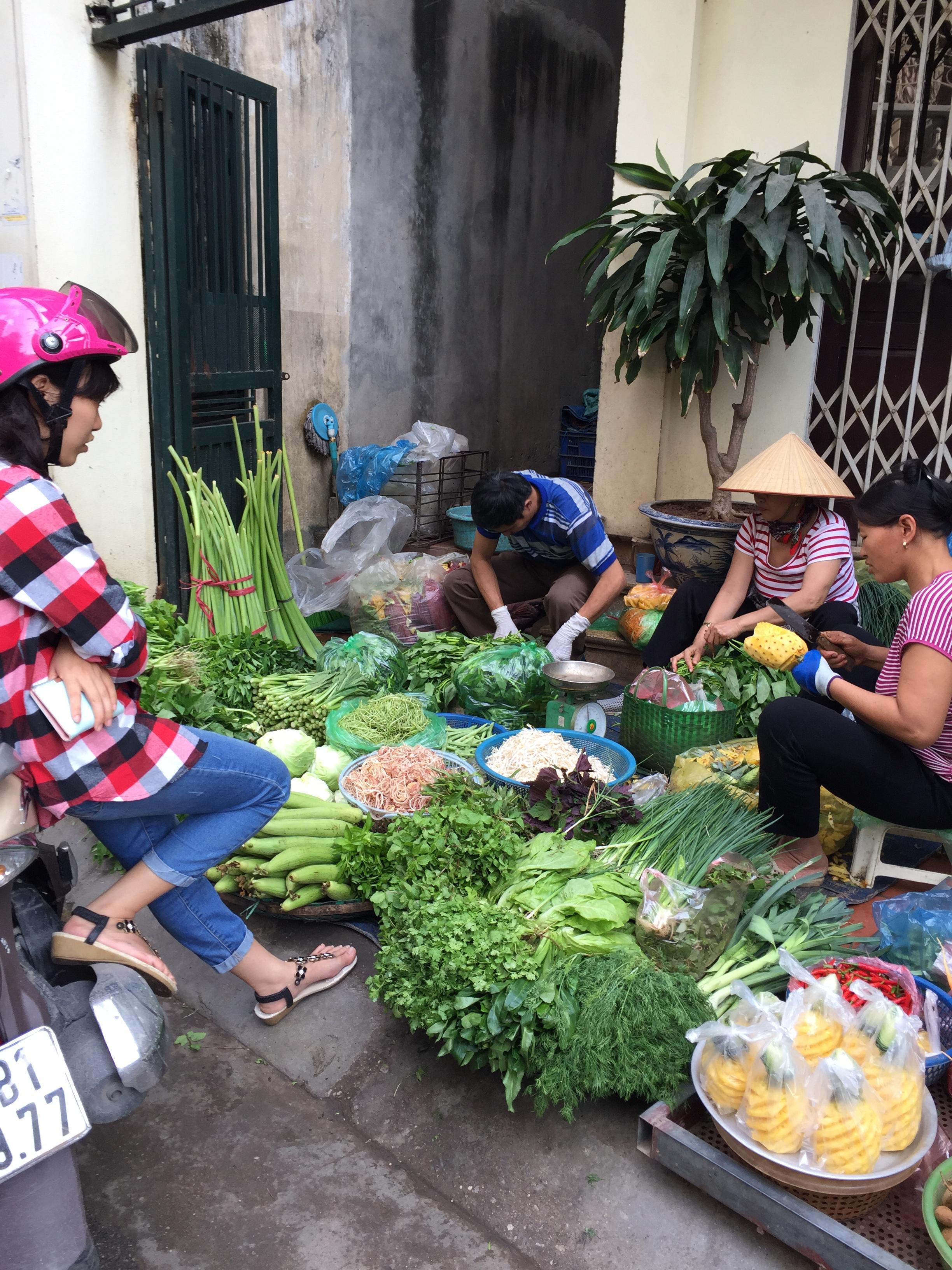 Giá cả thị trường hôm nay (25/9): Giá rau xanh tăng nhẹ tại Hà Nội