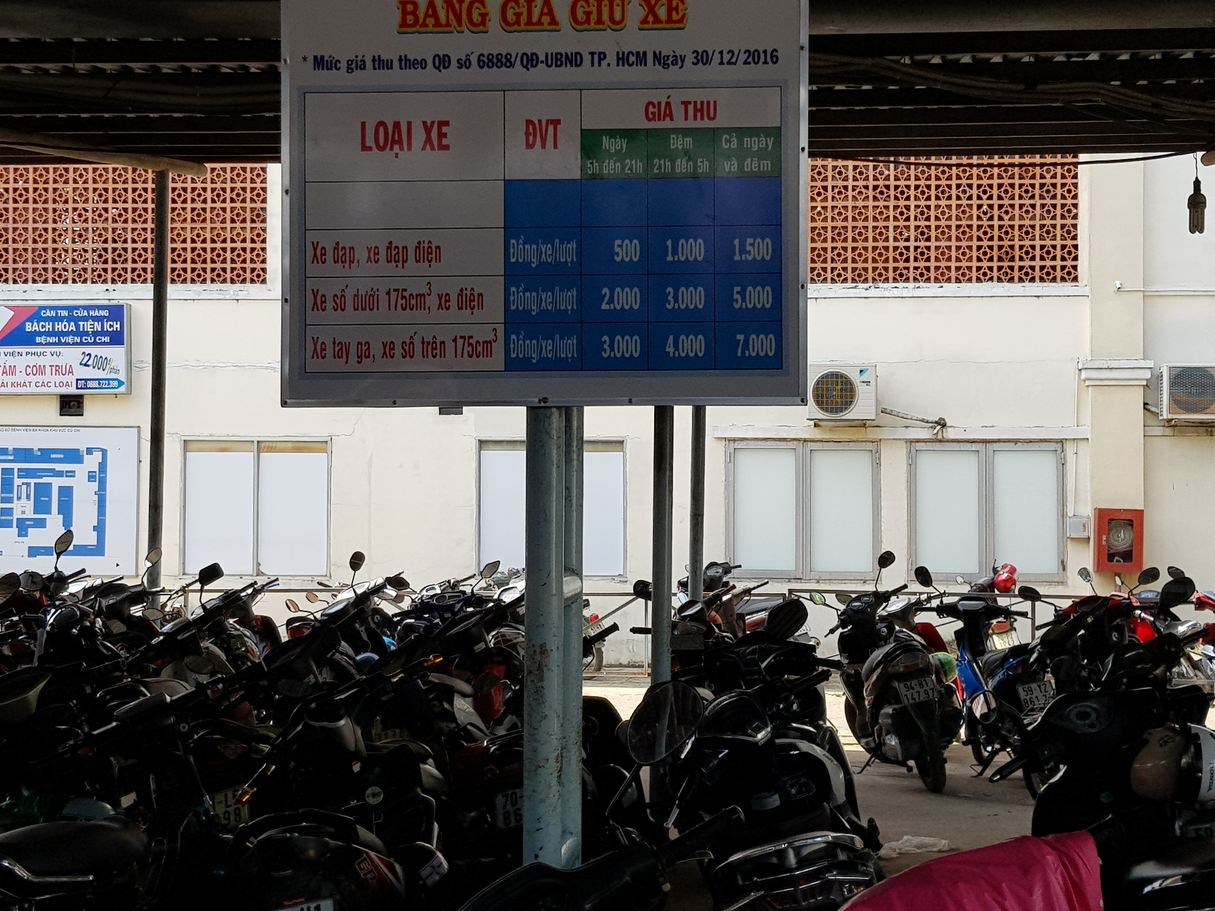 Bãi xe bệnh viện đa khoa huyện Củ Chi giữ xe quá giá quy định