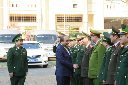 Thủ tướng Nguyễn Xuân Phúc đến thăm, chúc Tết lực lượng vũ trang TP. Đà Nẵng