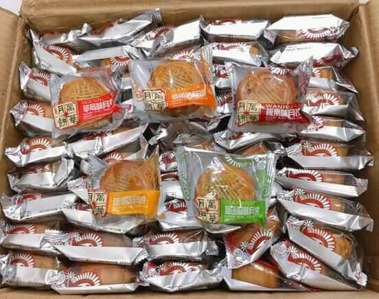 Giật mình: Bánh trung thu Trung Quốc siêu rẻ, không nhãn mác ngập tràn chợ online