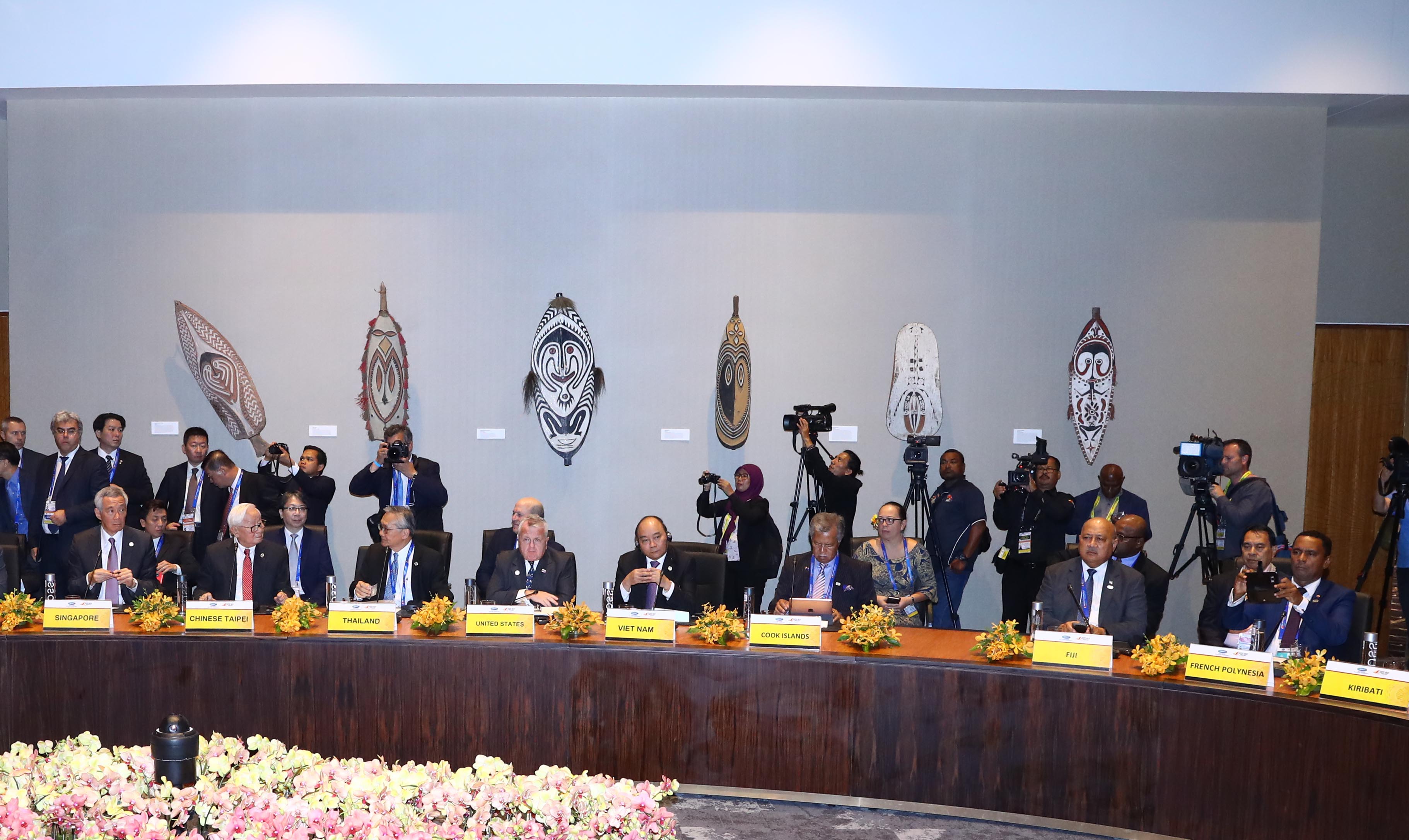 Thủ tướng Nguyễn Xuân Phúc tham dự Đối thoại của các nhà lãnh đạo APEC với lãnh đạo các quốc đảo Thái Bình Dương. Ảnh: TTXVN/Thống Nhất