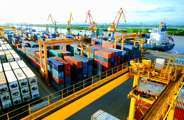 Bộ TN&MT nói gì về việc tồn đọng hàng chục nghìn container phế liệu tại các cảng biển?