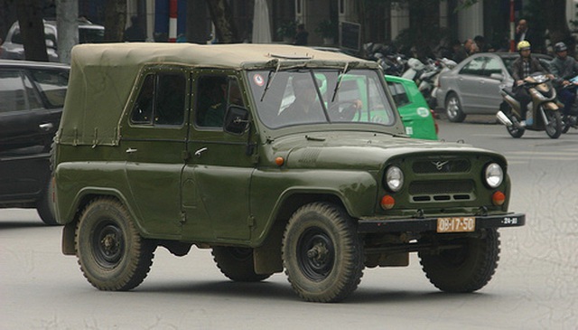 Xe UAZ giá chỉ từ 10 triệu đồng bán tại Việt  Nam