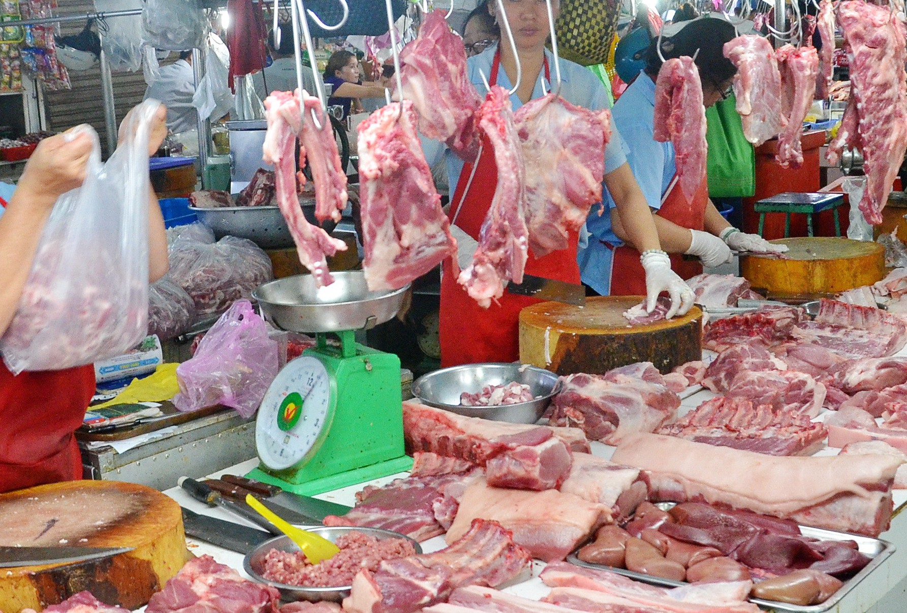 Nhiều doanh nghiệp, công ty không tăng giá thịt lợn dịp Tết Nguyên đán