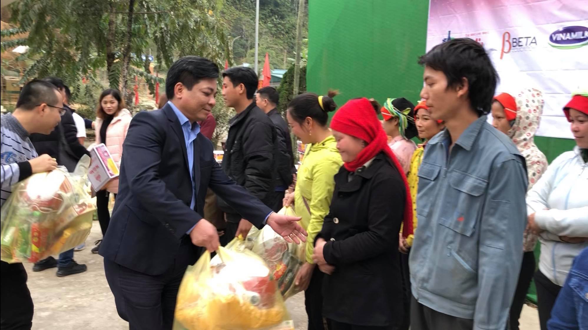 ‘Xuân yêu thương’ mang Tết ấm đến miền quê nghèo nơi địa đầu tổ quốc của Chất lượng Việt Nam online