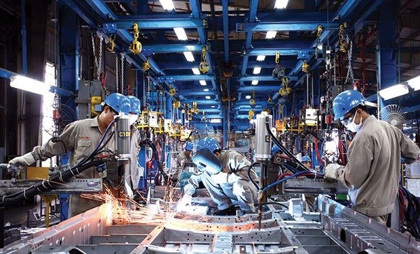 4 tháng đầu năm sản lượng công nghiệp tăng 1,8%
