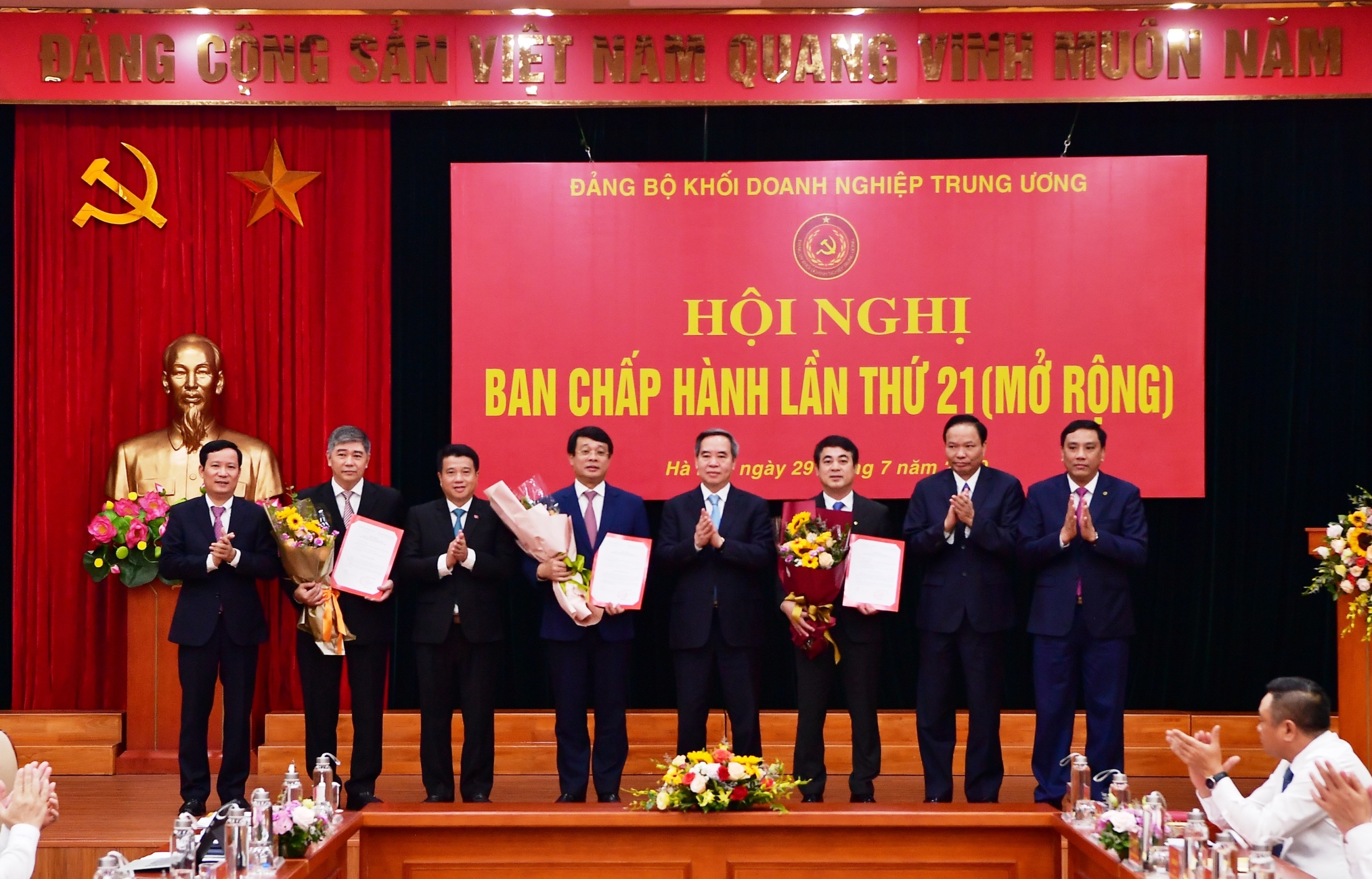 Chủ tịch HĐQT Vietcombank giữ chức  Ủy viên Ban Thường vụ Đảng ủy Khối DNTW