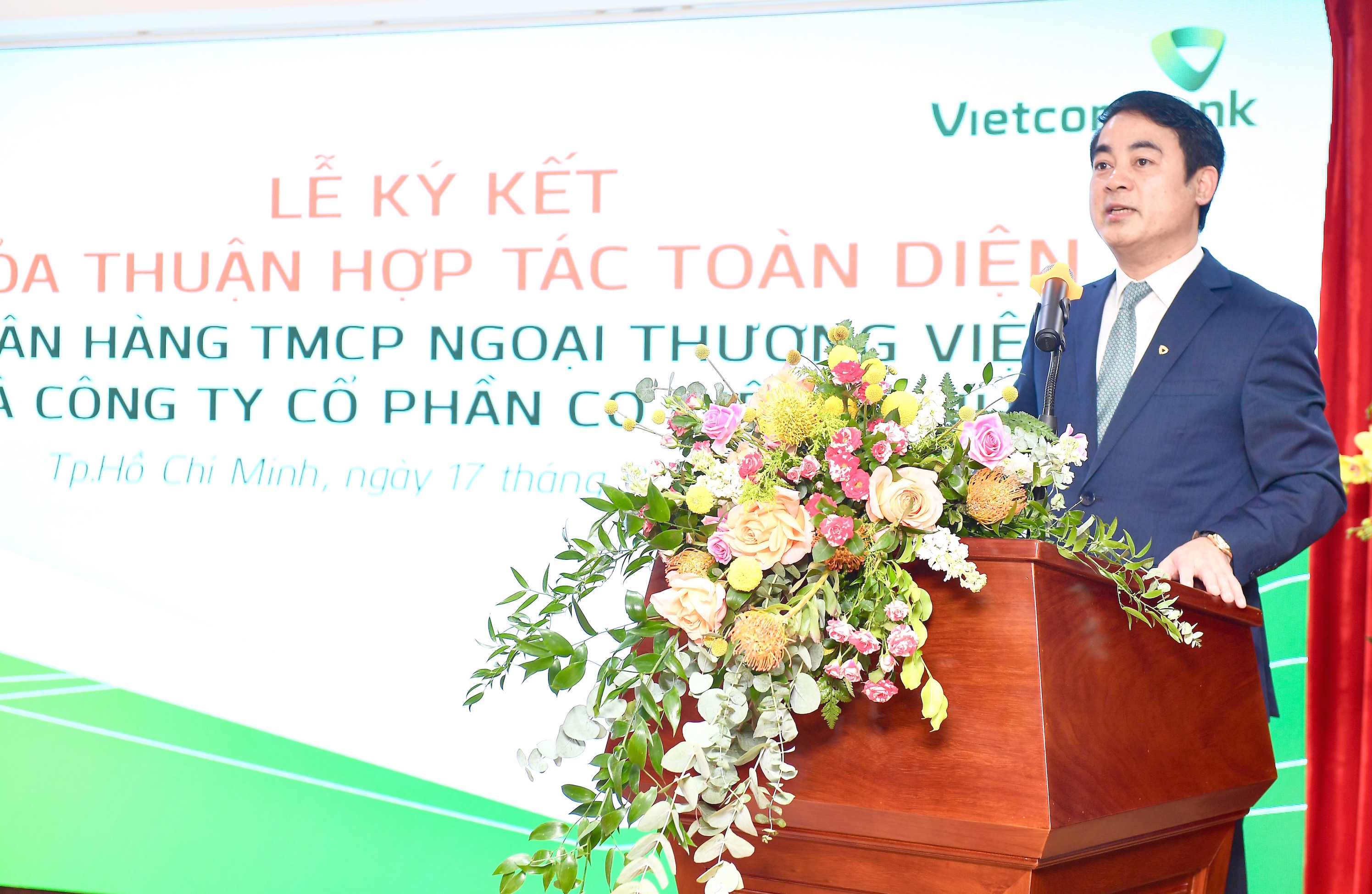 Vietcombank ký kết Thoả thuận Hợp tác toàn diện và Hợp đồng tín dụng tài trợ Dự án nhà máy điện gió số 3 (48MW) tại tỉnh Trà Vinh với Công ty Cổ phần Cơ Điện Lạnh (REE Corporation)
