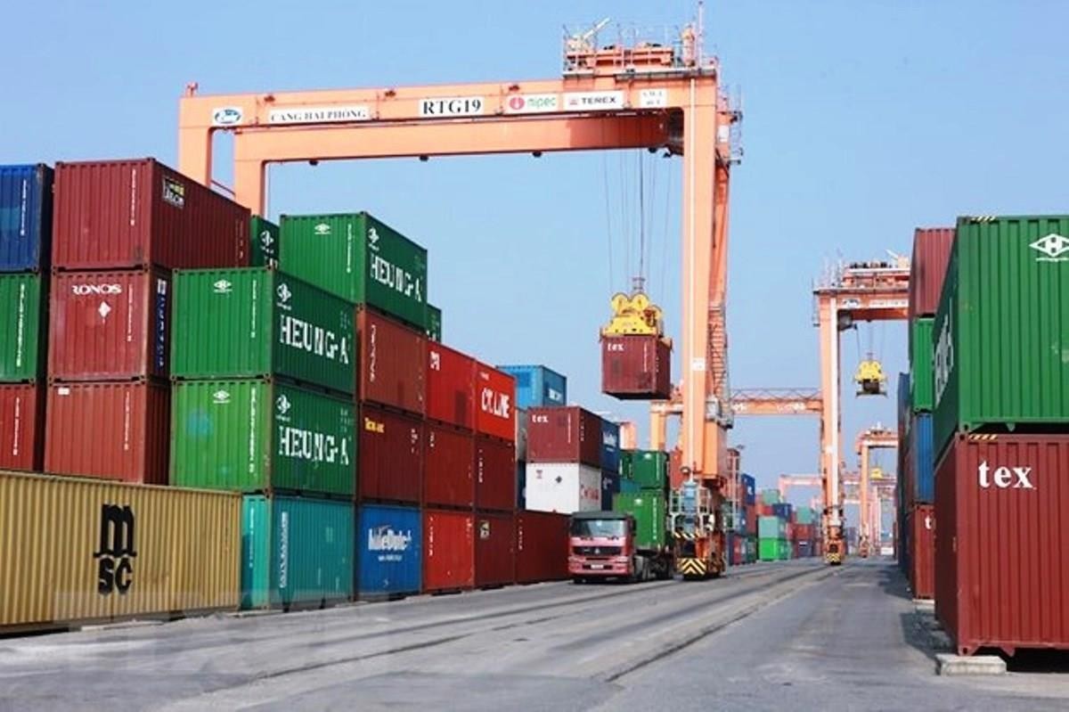 Chính phủ yêu cầu xử lý nghiêm hành vi tăng giá thuê tàu và container 