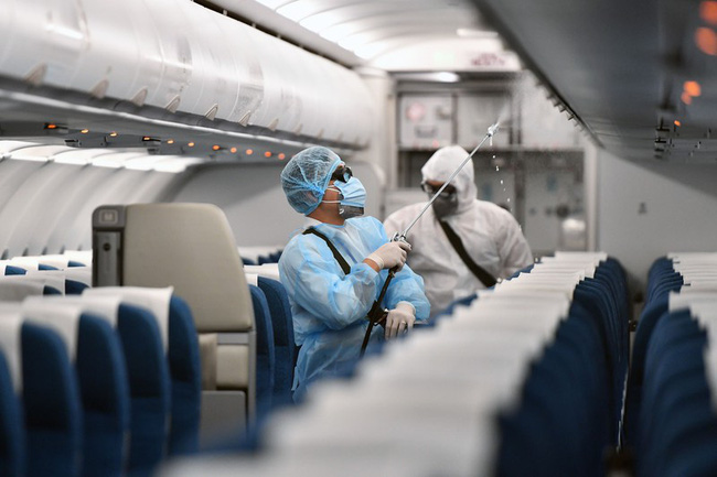 Ngành hàng không 'siết' các biện pháp phòng dịch COVID-19 trên máy bay