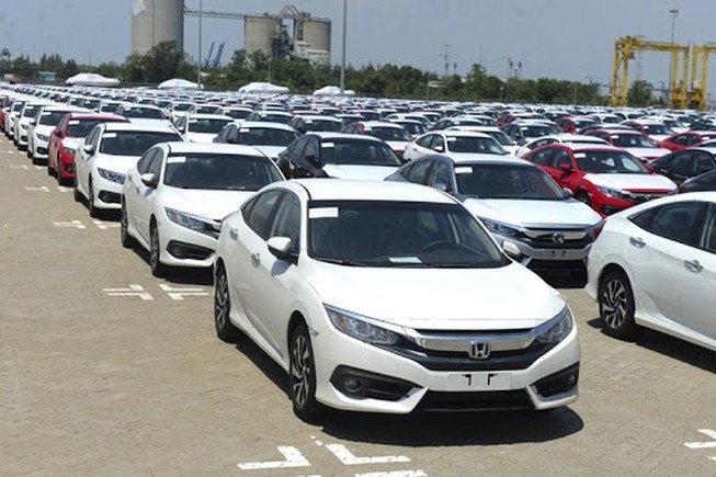 Tháng đầu tiên năm 2021, ô tô nhập khẩu giảm 52,7%