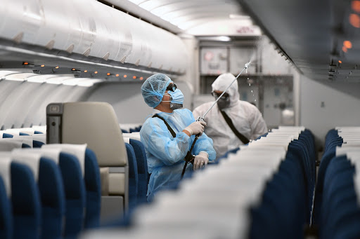 Đề xuất ưu tiên tiêm vaccine đợt 1 cho các đối tượng thuộc nhóm nhân viên hàng không