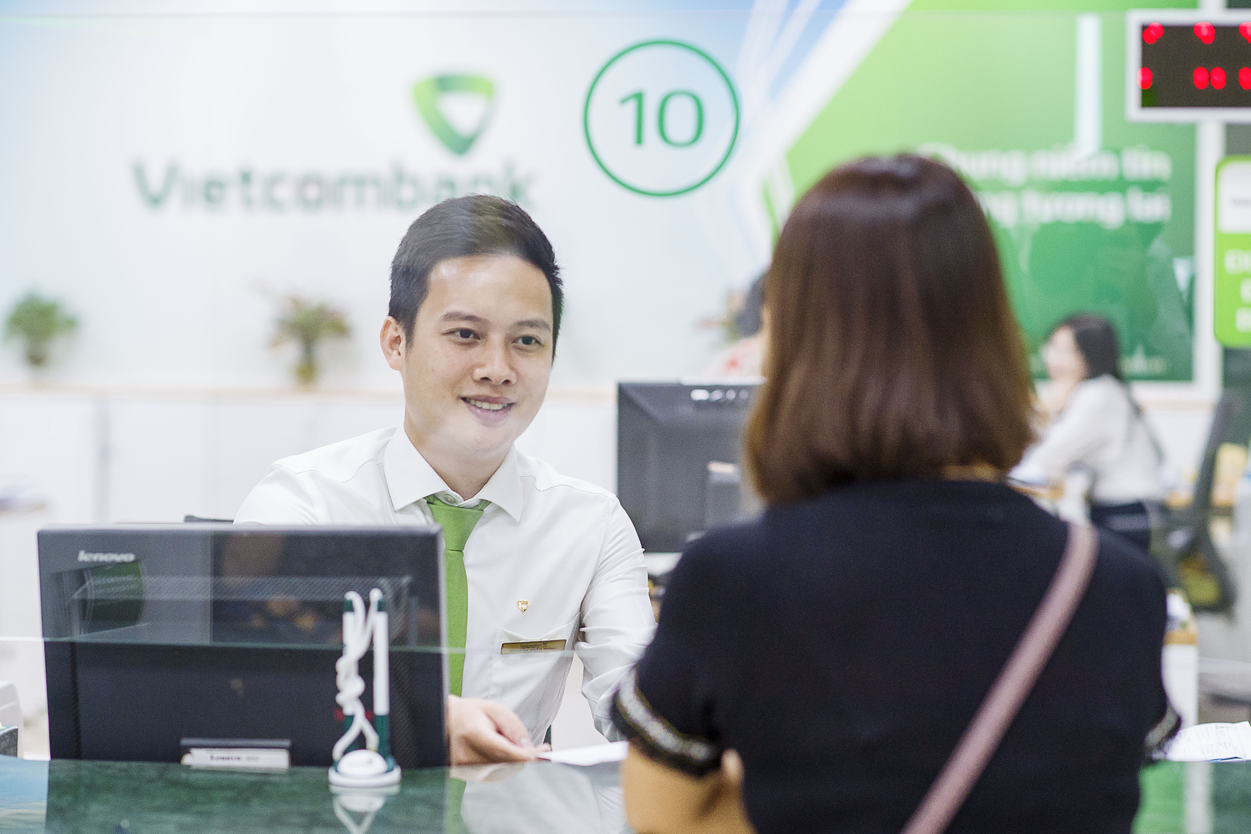 Vietcombank tiếp tục giảm lãi suất tiền vay hỗ trợ khách hang bị ảnh hưởng bởi đại dịch Covid-19