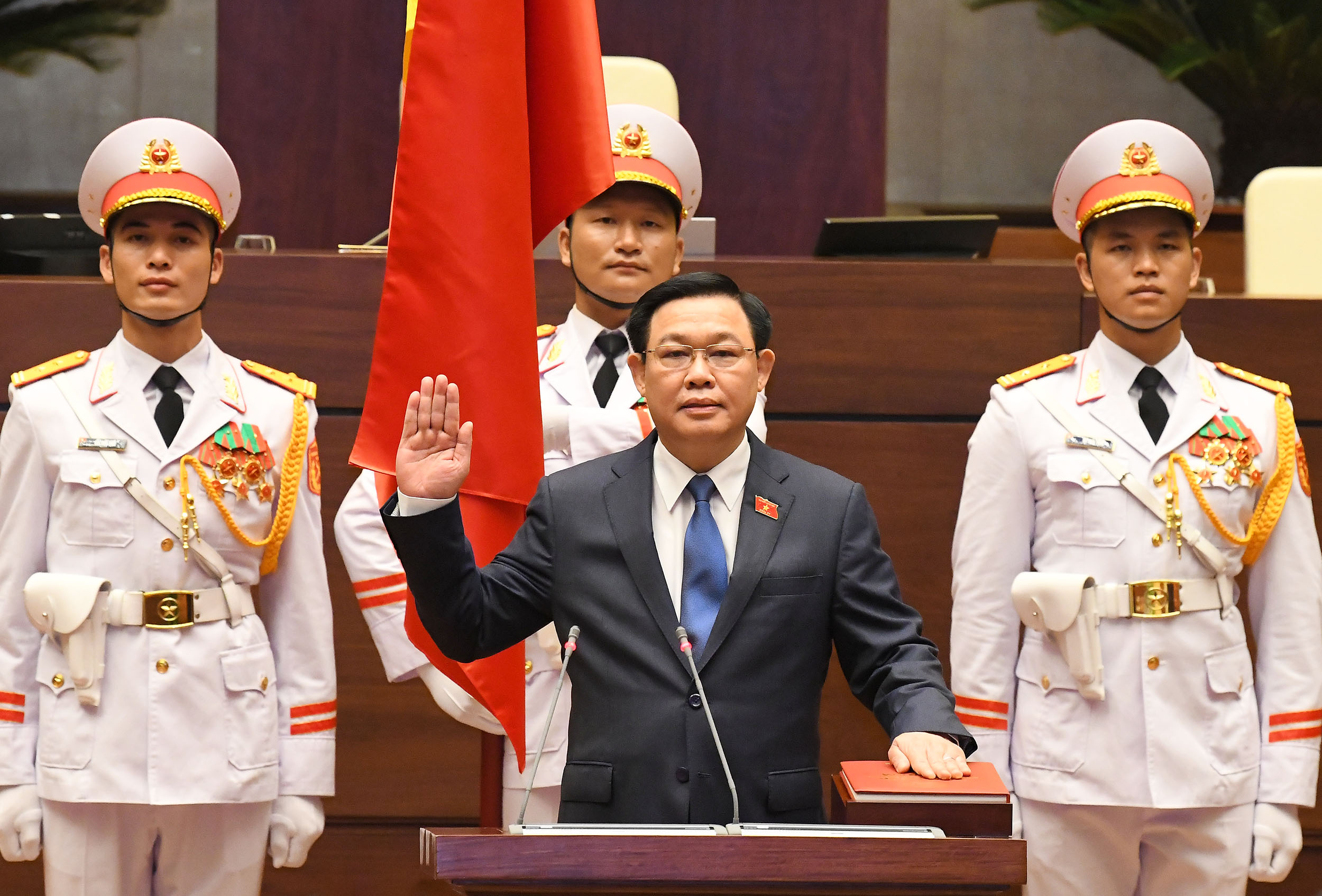 Chủ tịch Quốc hội Vương Đình Huệ đã thực hiện nghi lễ tuyên thệ nhậm chức